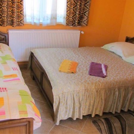 Horvath Apartmanhaz Orosháza Exterior foto
