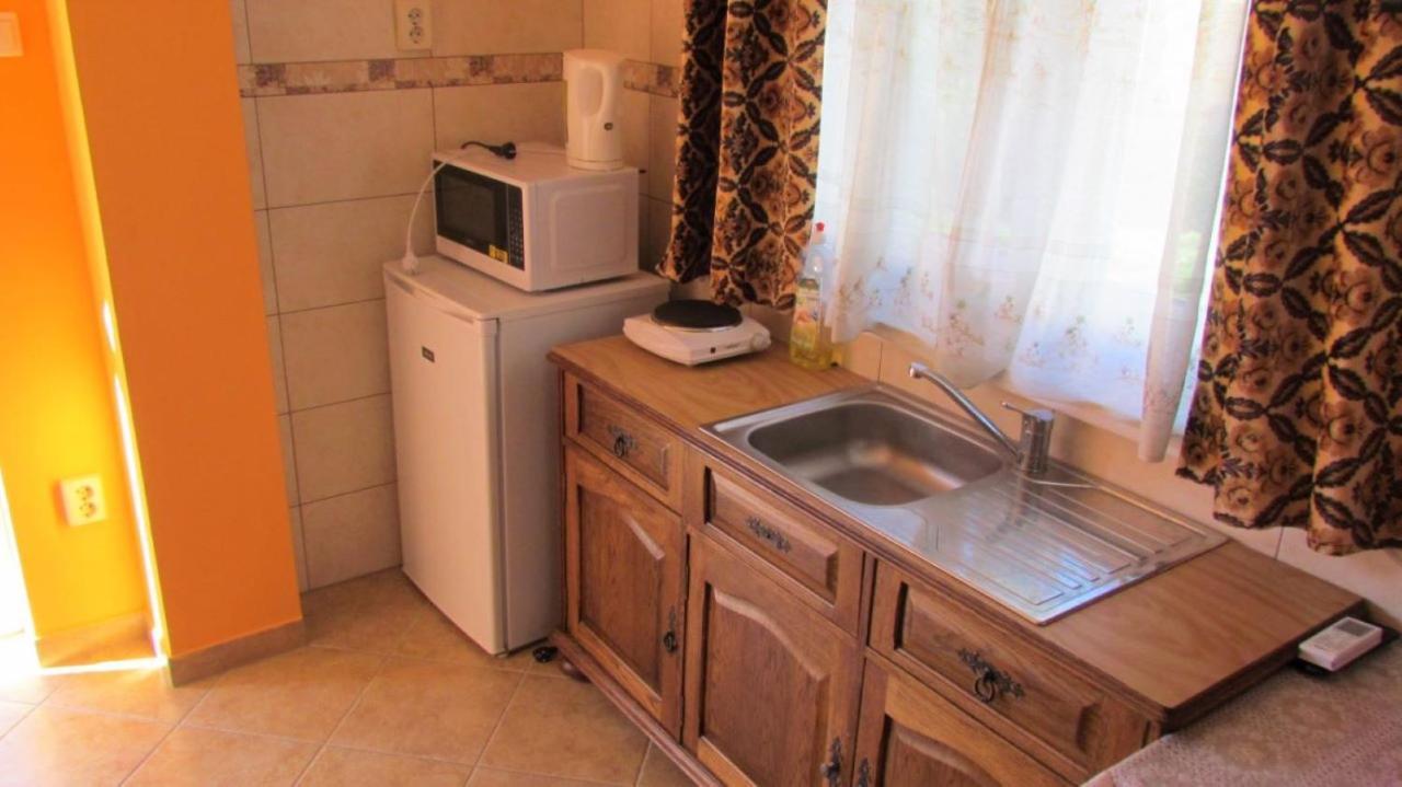 Horvath Apartmanhaz Orosháza Exterior foto